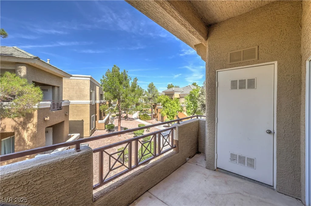 8070 Russell, Las Vegas, NV 89113