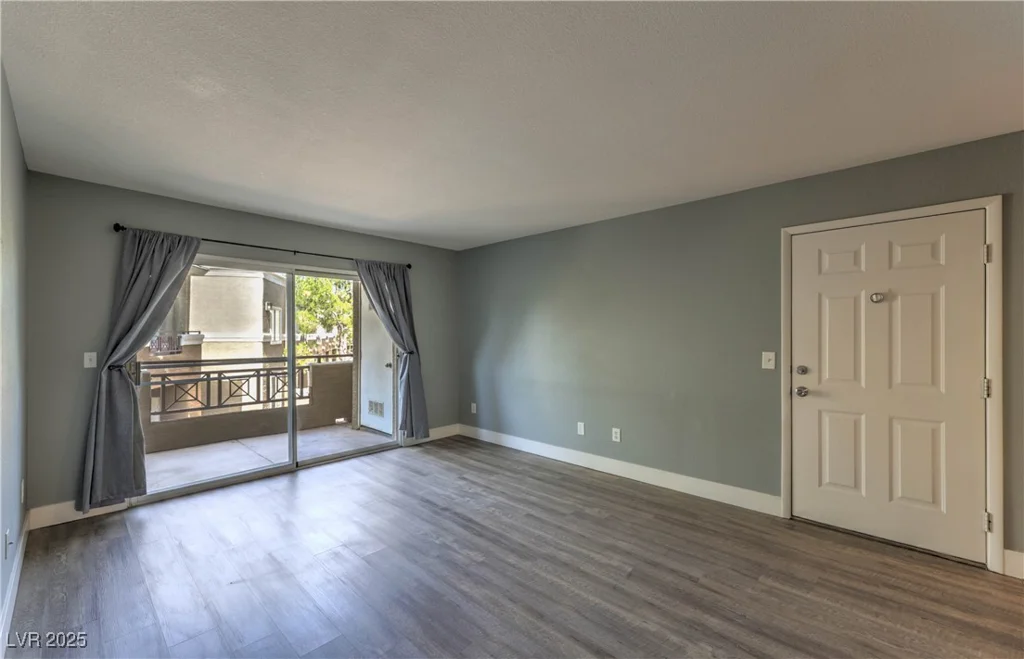 8070 Russell, Las Vegas, NV 89113