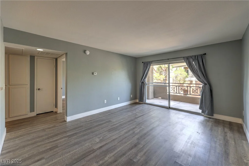 8070 Russell, Las Vegas, NV 89113