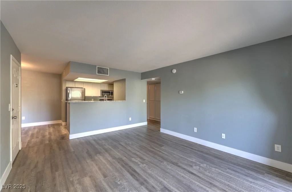 8070 Russell, Las Vegas, NV 89113