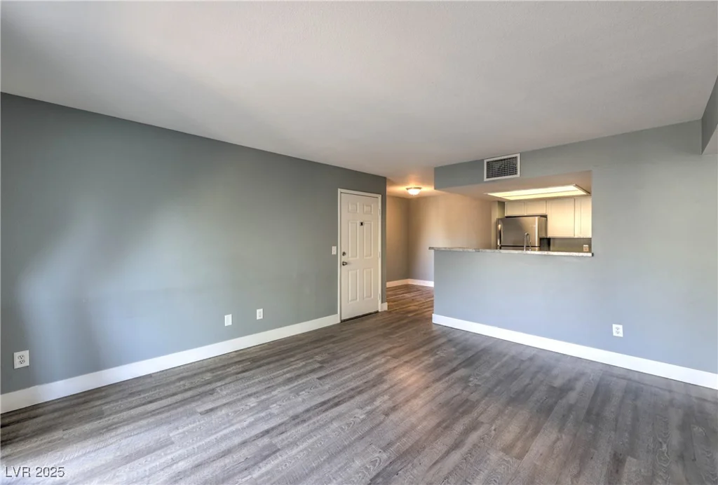 8070 Russell, Las Vegas, NV 89113