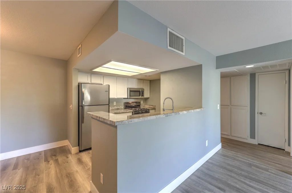 8070 Russell, Las Vegas, NV 89113