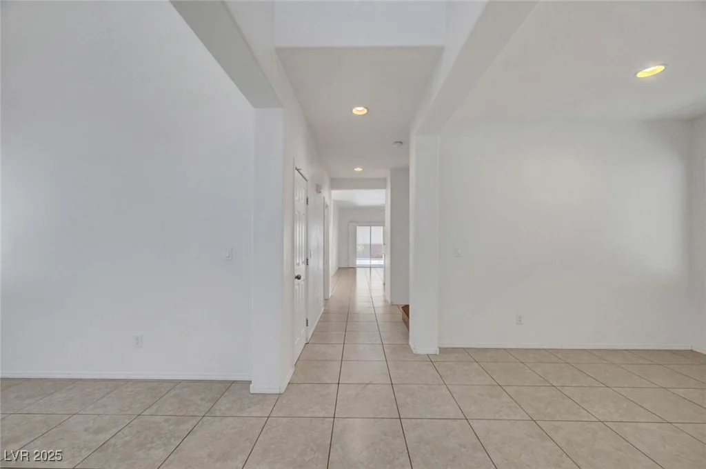 6797 Cardoness, Las Vegas, NV 89139