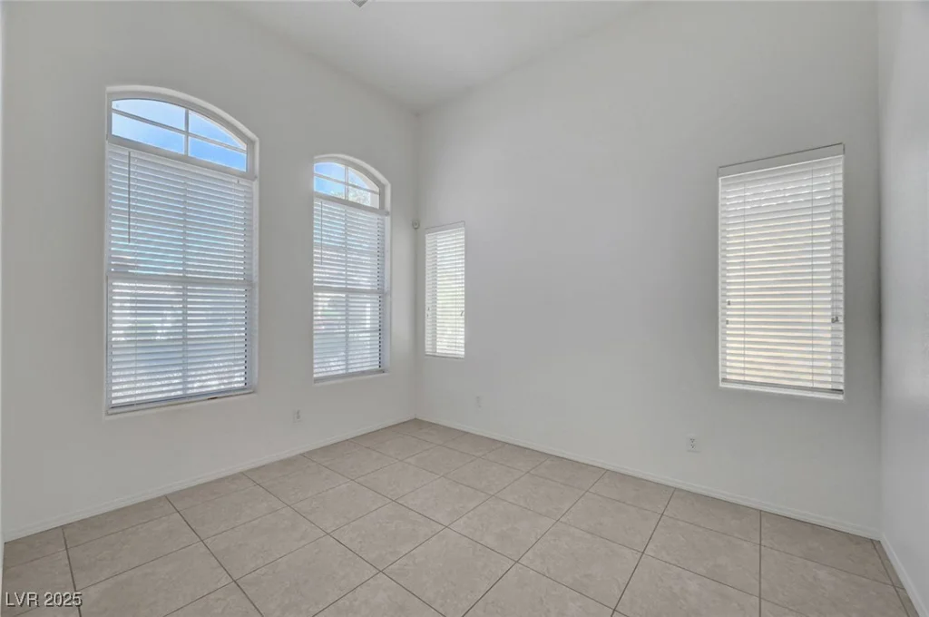 6797 Cardoness, Las Vegas, NV 89139