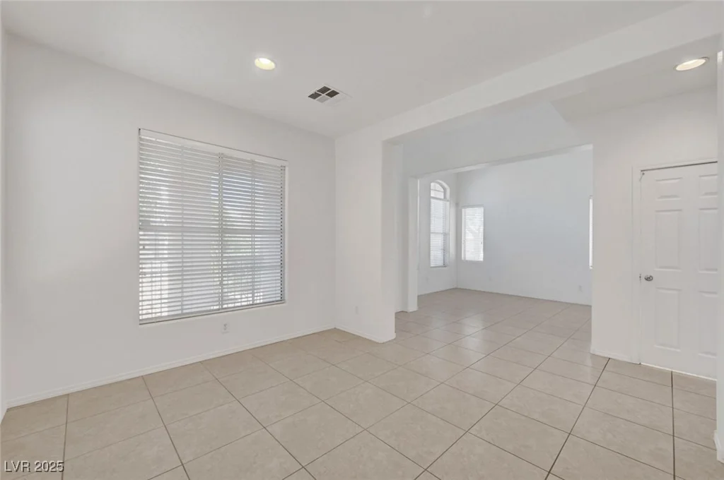 6797 Cardoness, Las Vegas, NV 89139