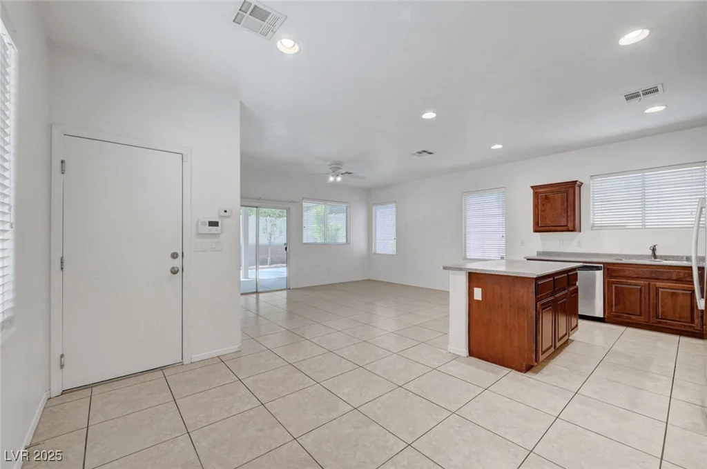 6797 Cardoness, Las Vegas, NV 89139