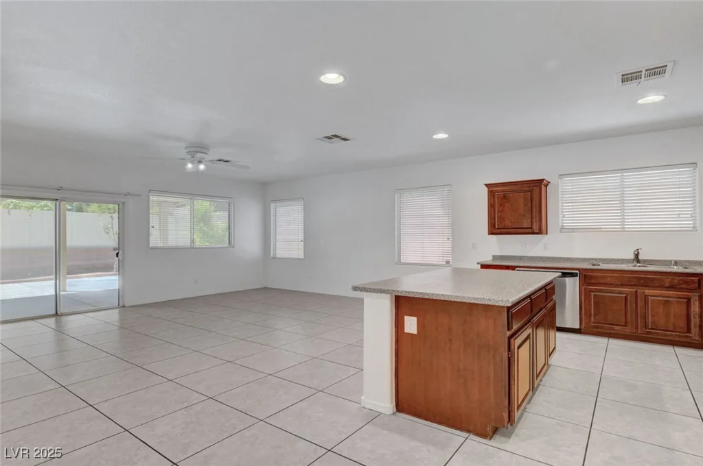 6797 Cardoness, Las Vegas, NV 89139
