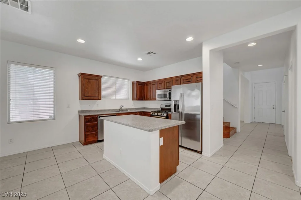 6797 Cardoness, Las Vegas, NV 89139