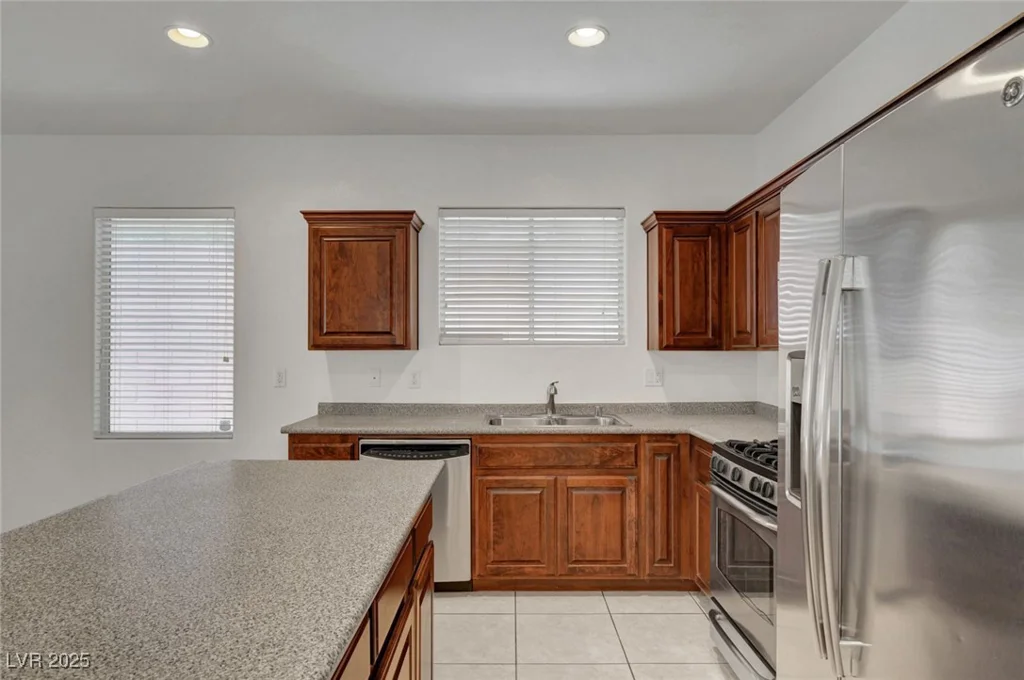 6797 Cardoness, Las Vegas, NV 89139