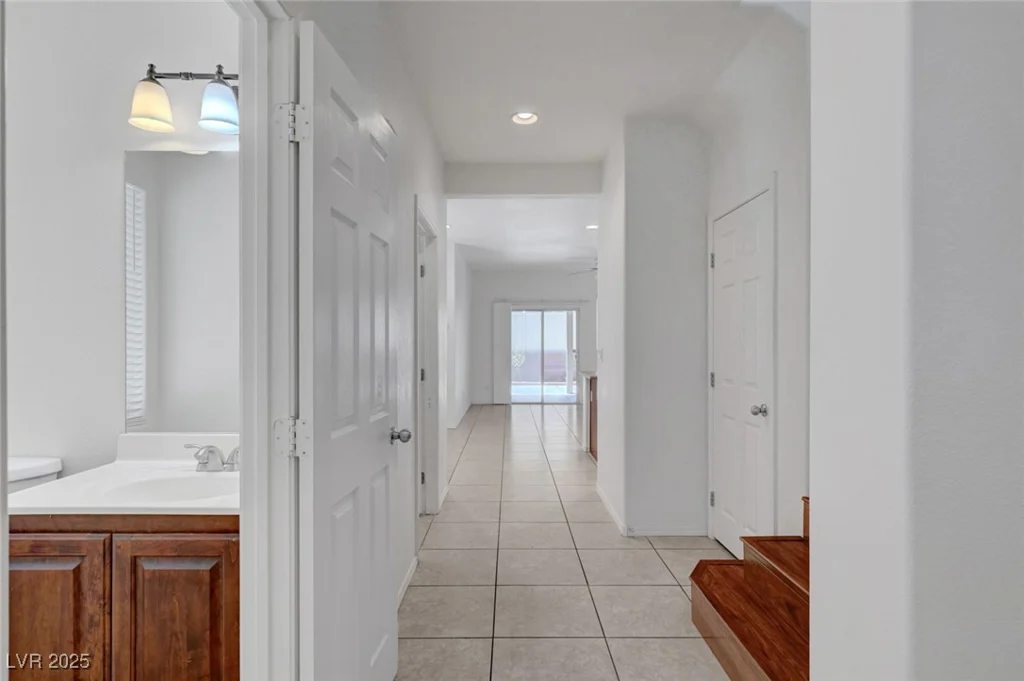 6797 Cardoness, Las Vegas, NV 89139