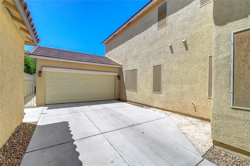 6797 Cardoness, Las Vegas, NV 89139