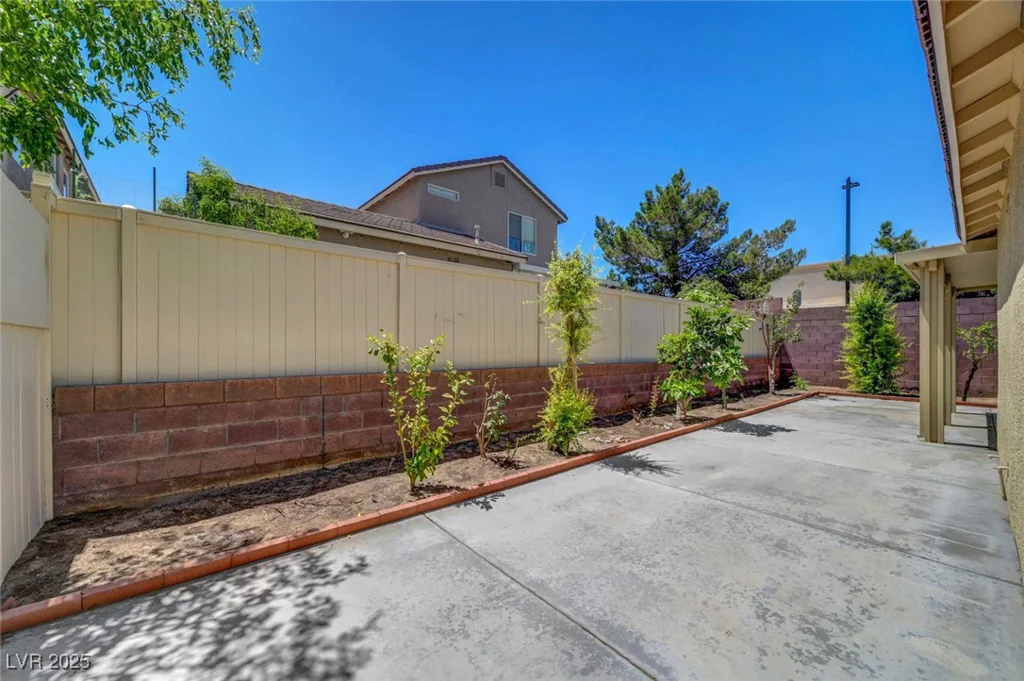 6797 Cardoness, Las Vegas, NV 89139