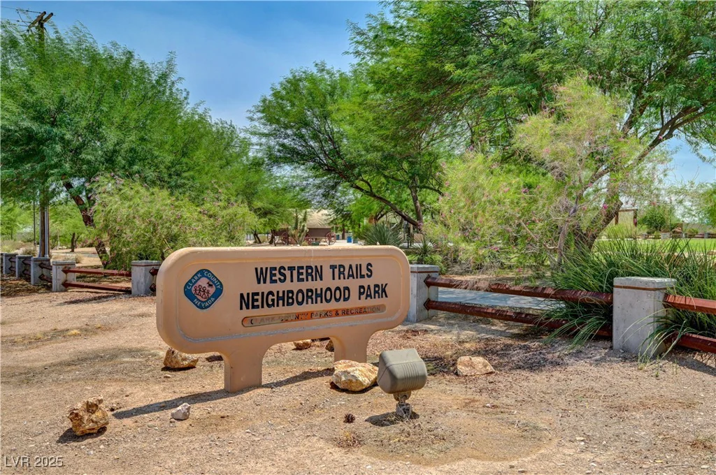 6797 Cardoness, Las Vegas, NV 89139