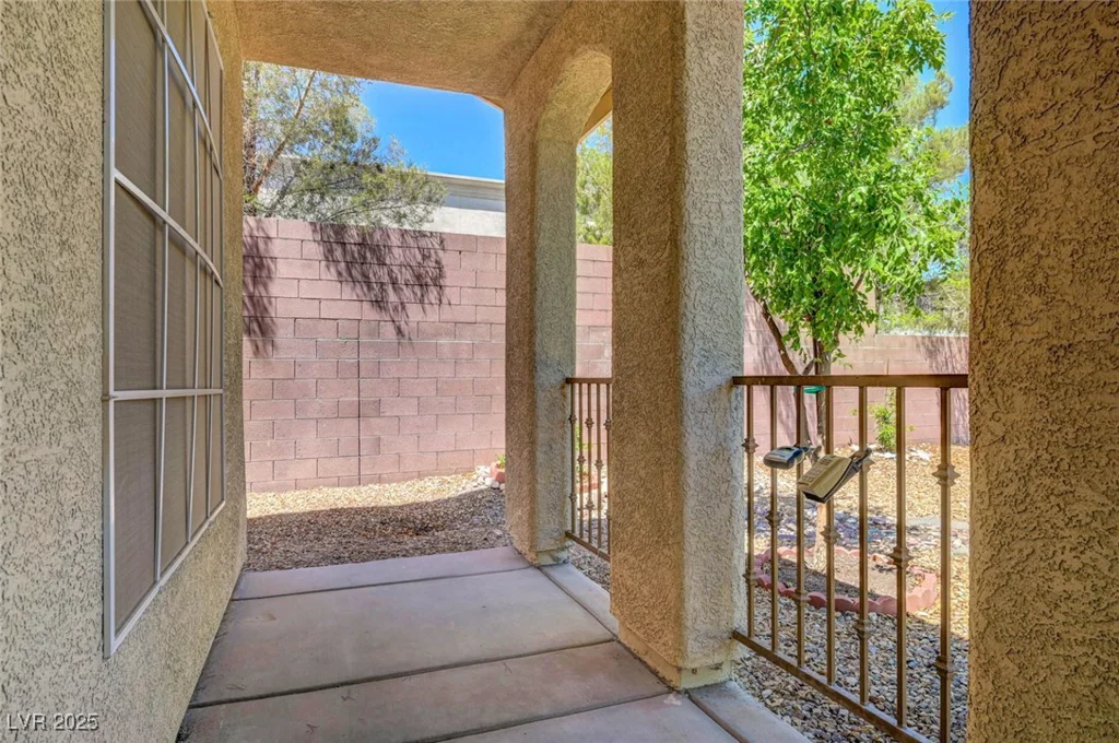 6797 Cardoness, Las Vegas, NV 89139