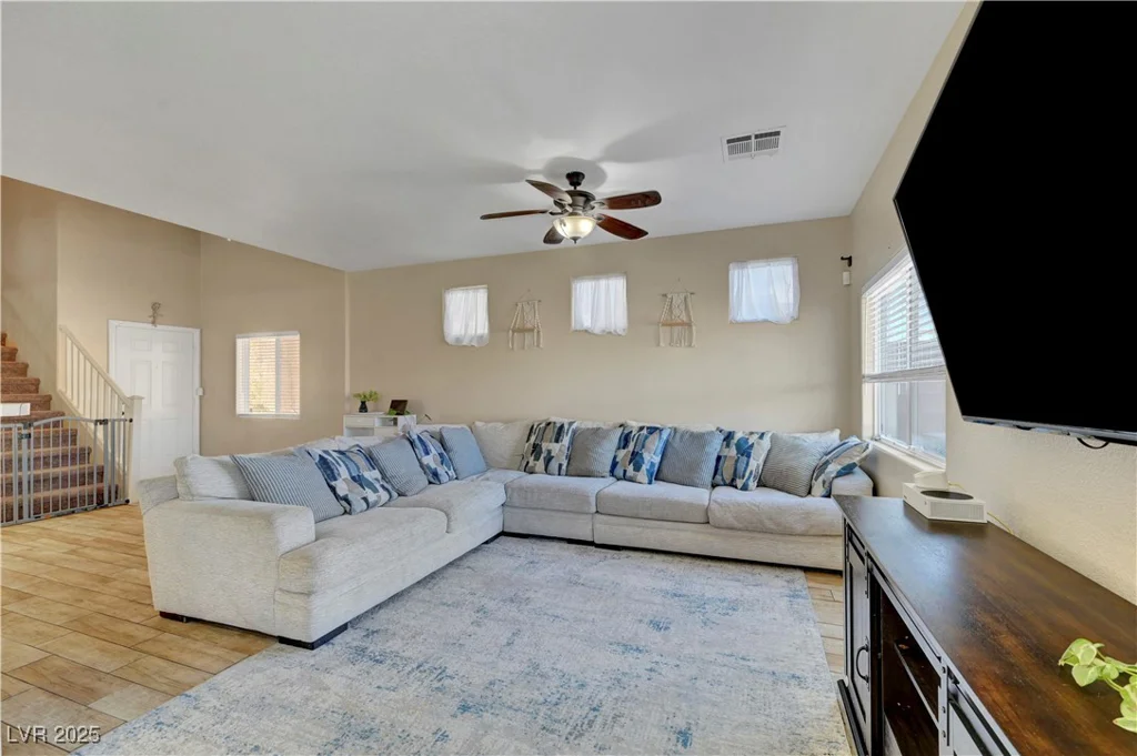 3824 Hollycroft, North Las Vegas, NV 89081