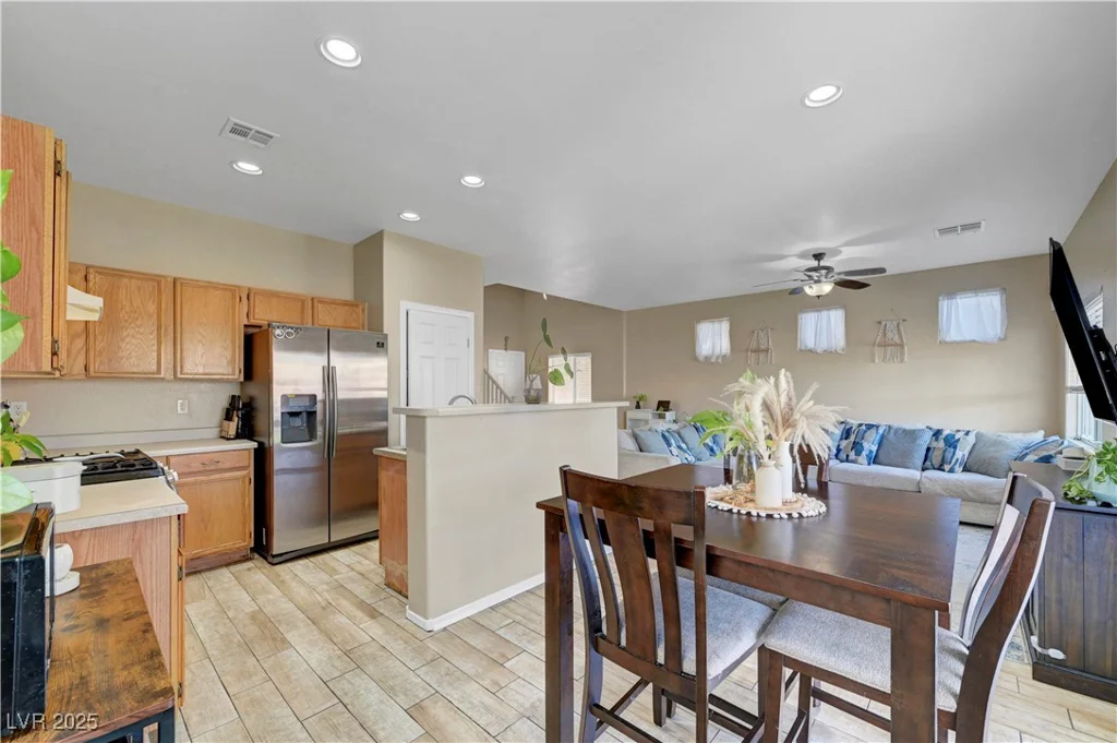 3824 Hollycroft, North Las Vegas, NV 89081