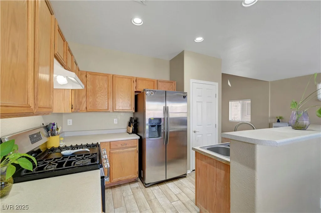 3824 Hollycroft, North Las Vegas, NV 89081