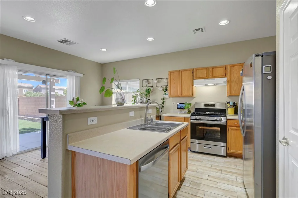3824 Hollycroft, North Las Vegas, NV 89081