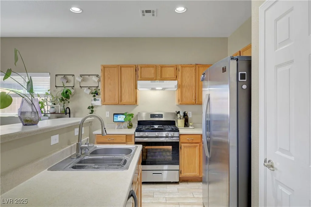 3824 Hollycroft, North Las Vegas, NV 89081