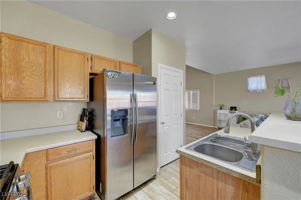3824 Hollycroft, North Las Vegas, NV 89081