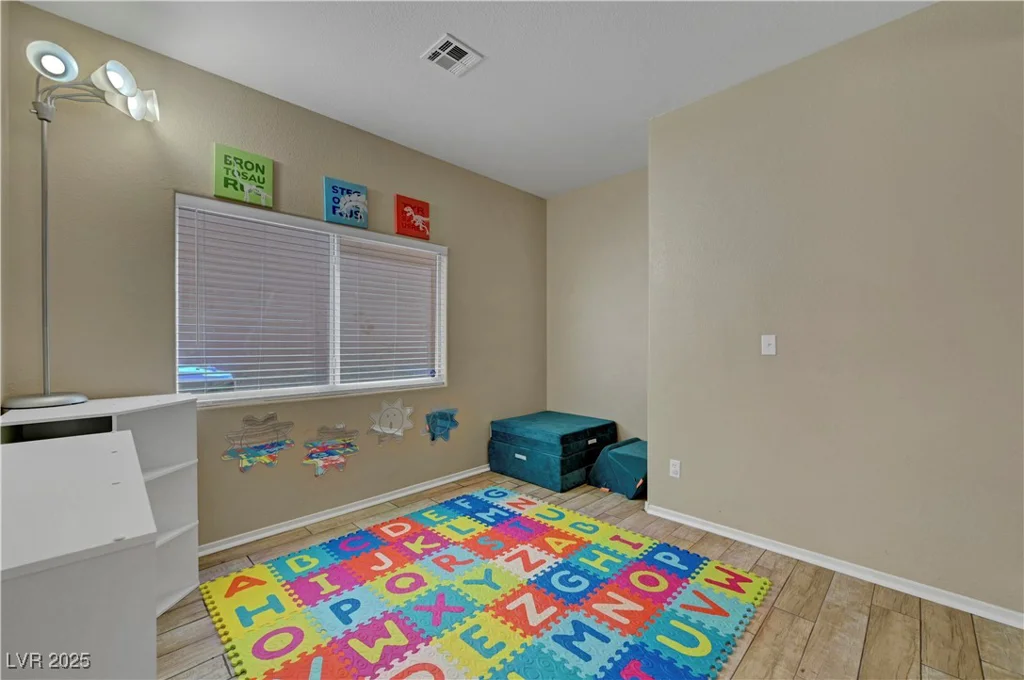 3824 Hollycroft, North Las Vegas, NV 89081