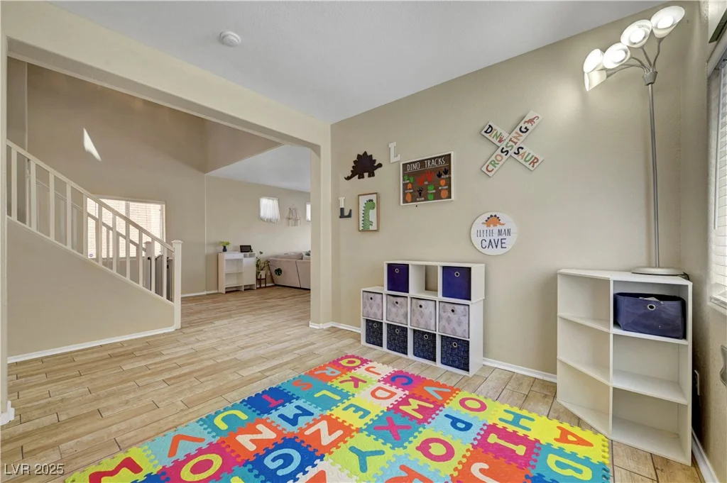 3824 Hollycroft, North Las Vegas, NV 89081