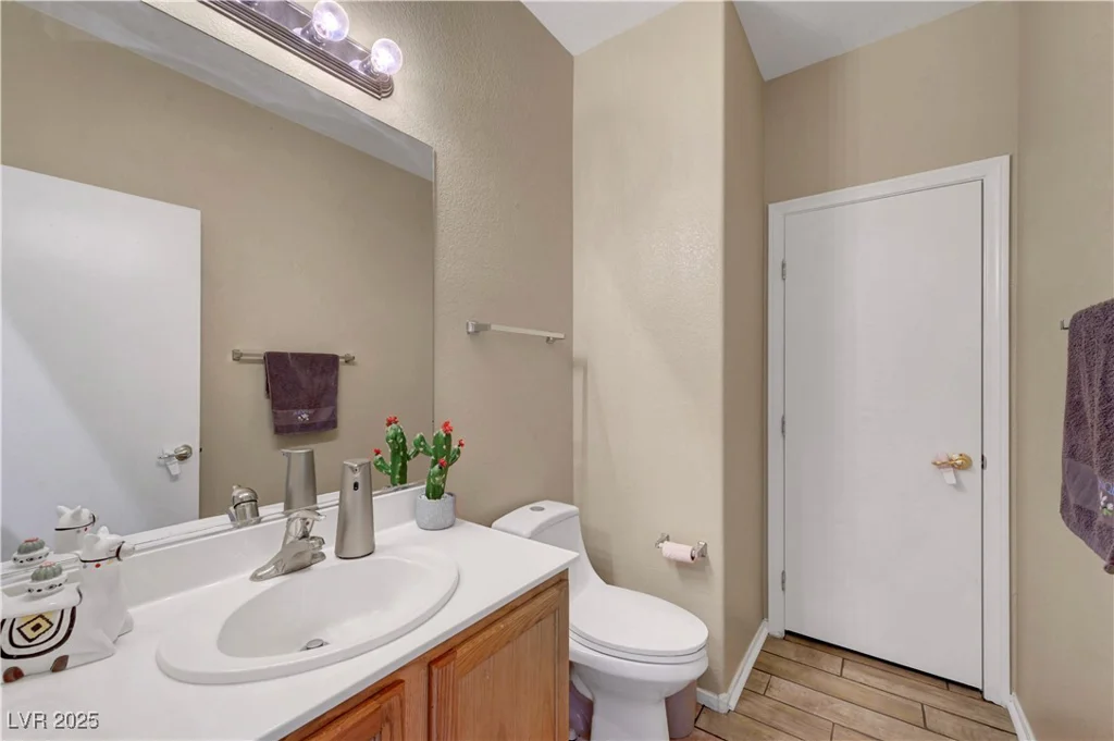 3824 Hollycroft, North Las Vegas, NV 89081