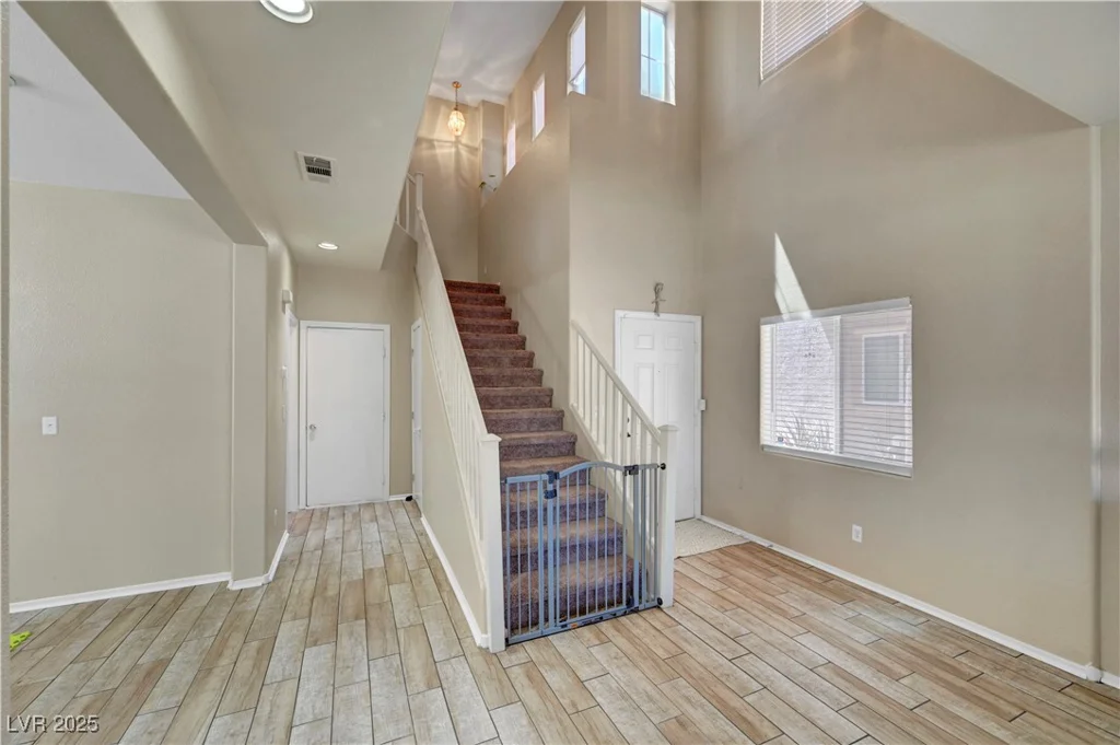 3824 Hollycroft, North Las Vegas, NV 89081