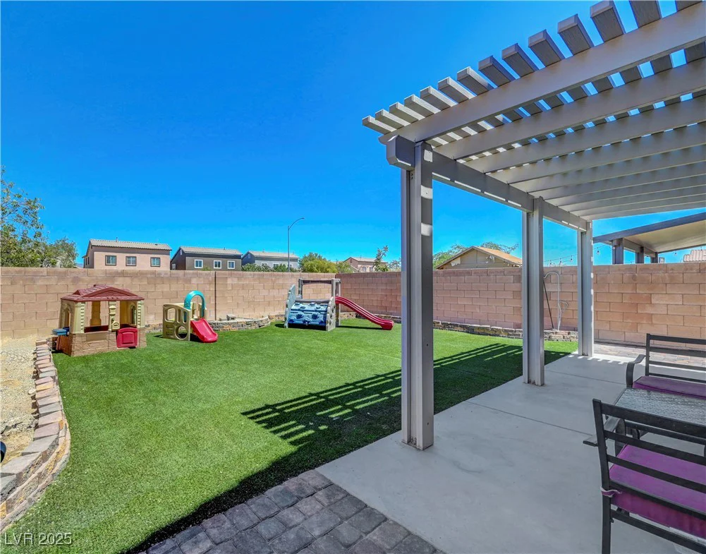 3824 Hollycroft, North Las Vegas, NV 89081