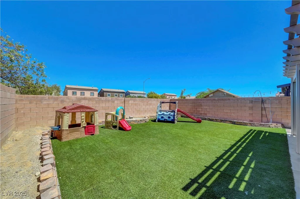 3824 Hollycroft, North Las Vegas, NV 89081