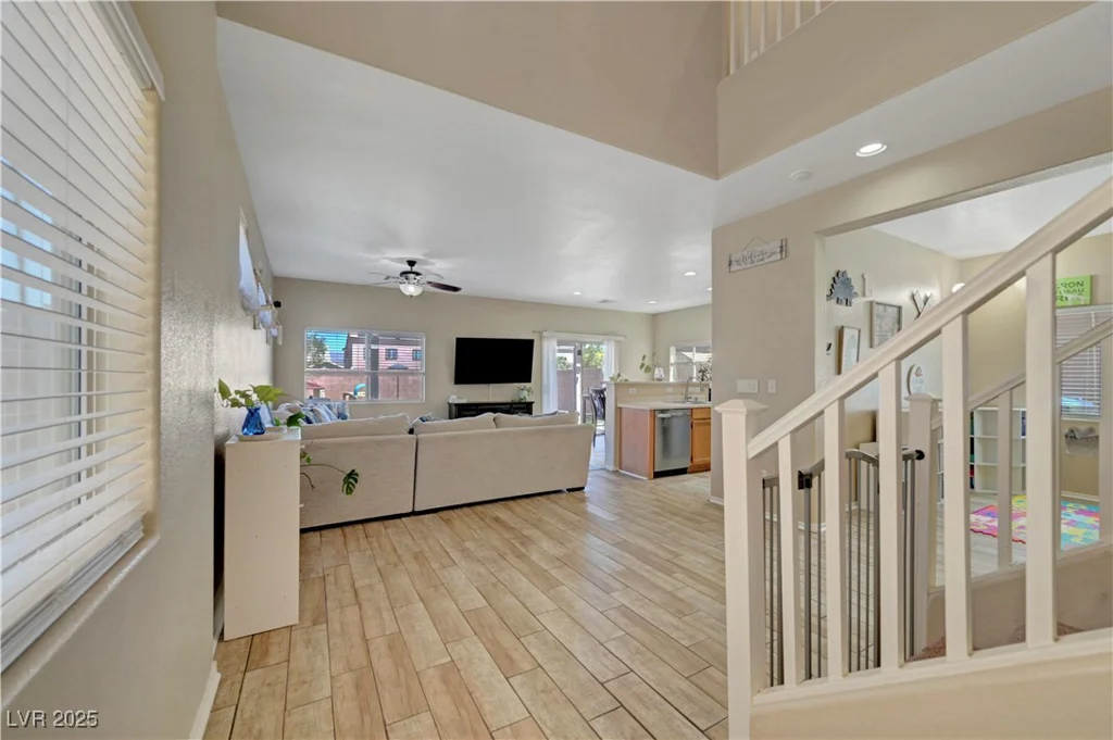 3824 Hollycroft, North Las Vegas, NV 89081