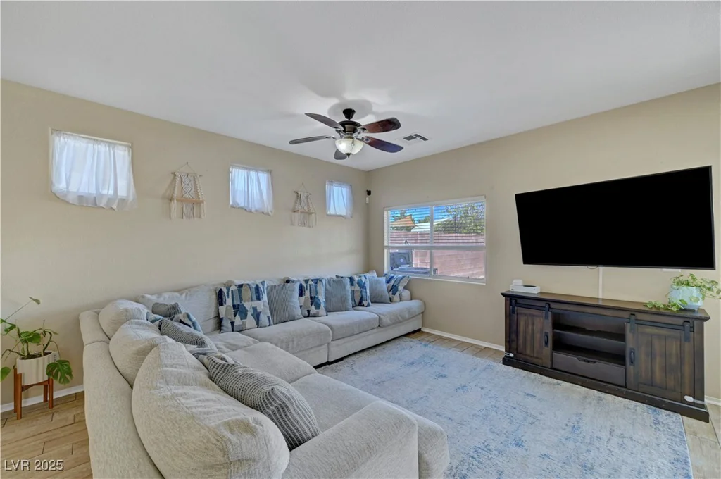 3824 Hollycroft, North Las Vegas, NV 89081