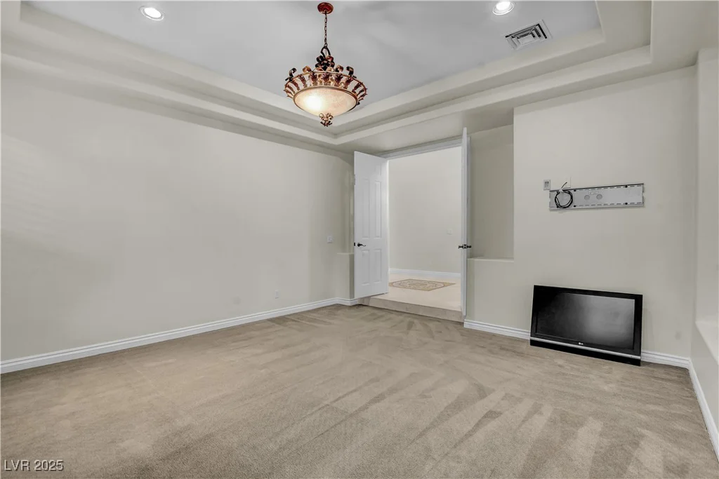 9013 Thornbury, Las Vegas, NV 89134