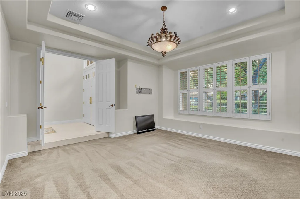 9013 Thornbury, Las Vegas, NV 89134