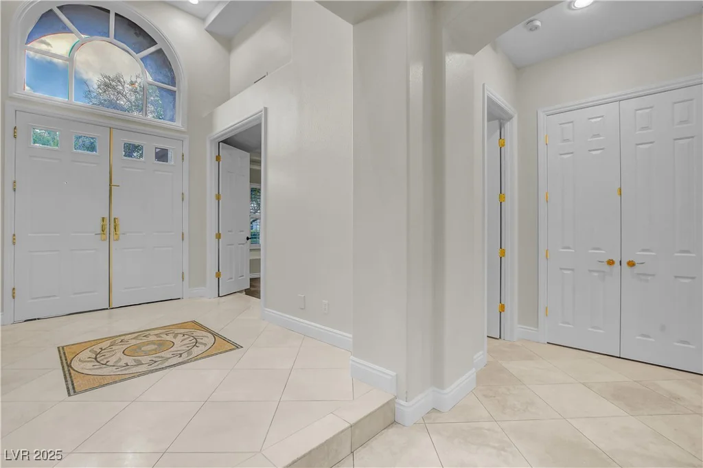 9013 Thornbury, Las Vegas, NV 89134