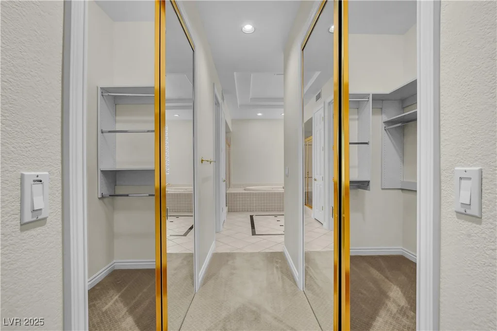 9013 Thornbury, Las Vegas, NV 89134