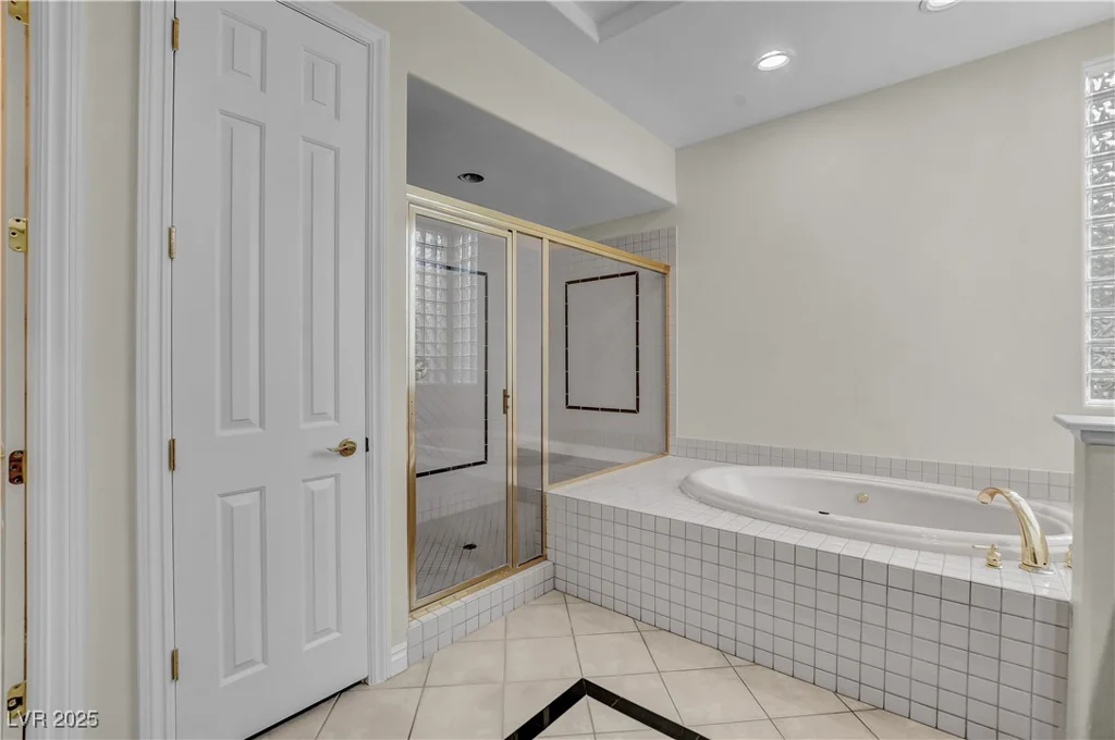 9013 Thornbury, Las Vegas, NV 89134