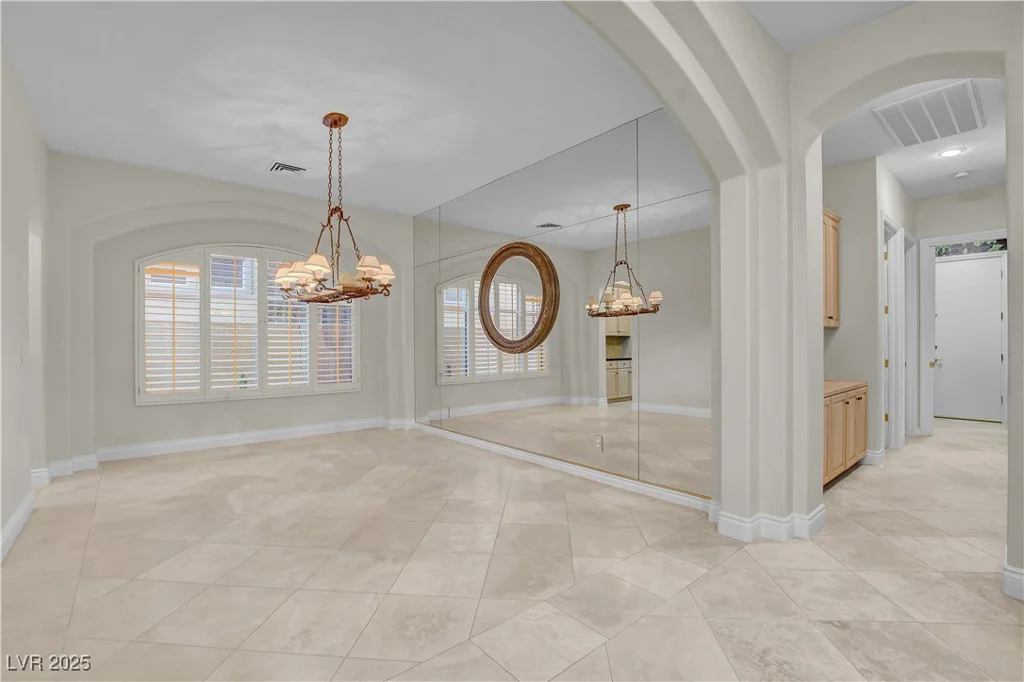 9013 Thornbury, Las Vegas, NV 89134