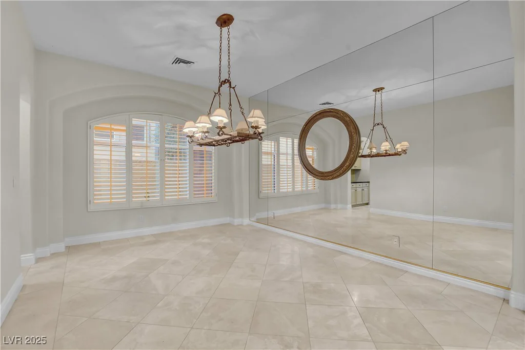 9013 Thornbury, Las Vegas, NV 89134