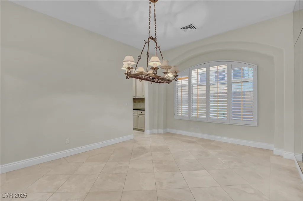 9013 Thornbury, Las Vegas, NV 89134