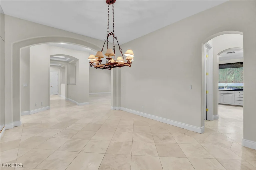9013 Thornbury, Las Vegas, NV 89134