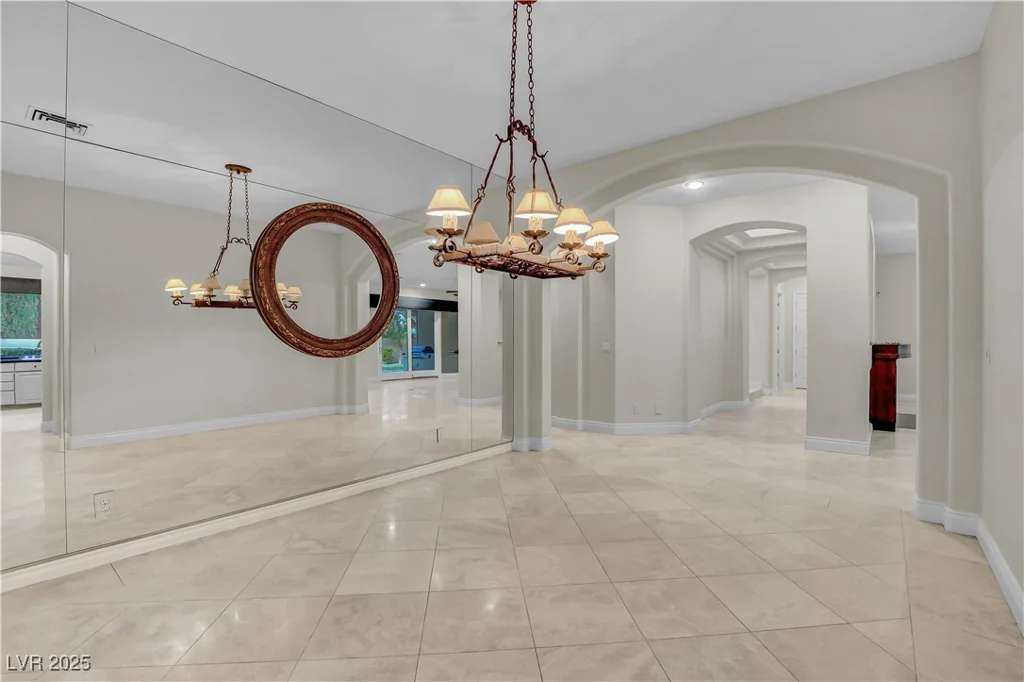 9013 Thornbury, Las Vegas, NV 89134