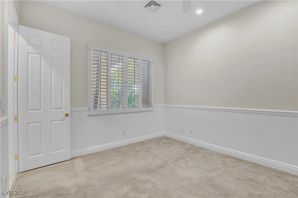 9013 Thornbury, Las Vegas, NV 89134