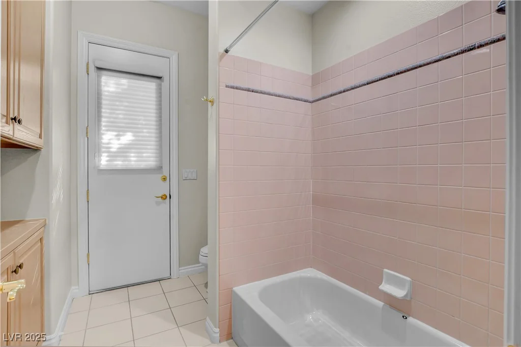 9013 Thornbury, Las Vegas, NV 89134