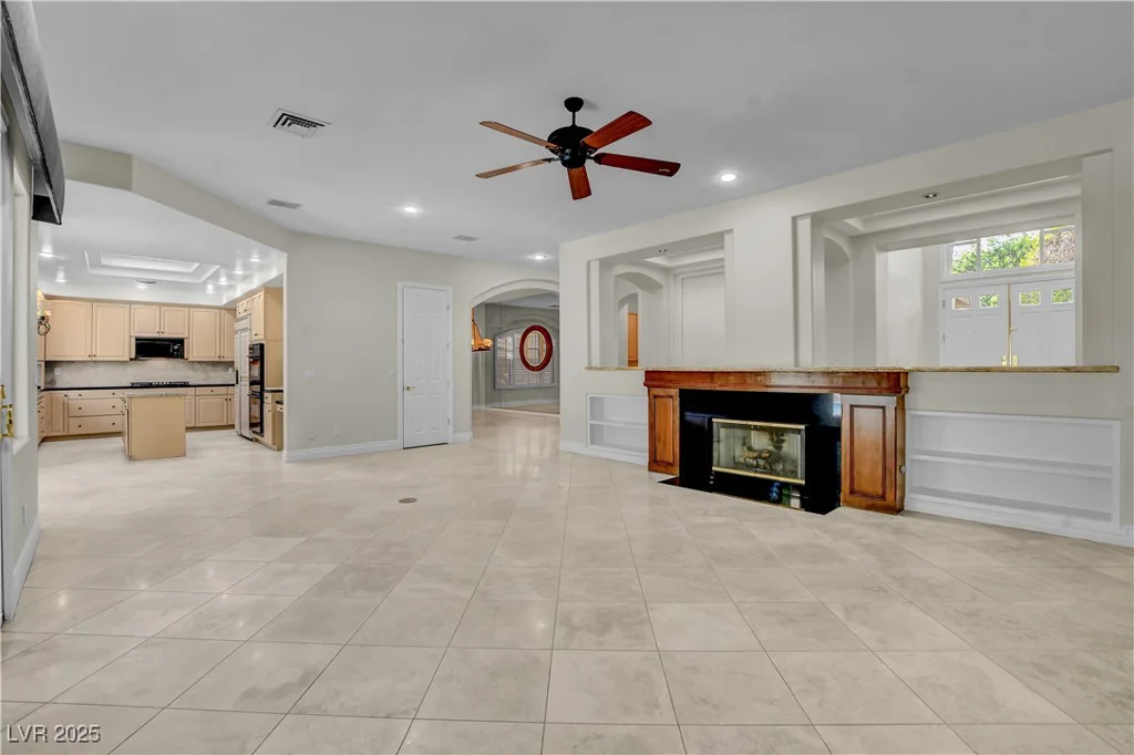 9013 Thornbury, Las Vegas, NV 89134