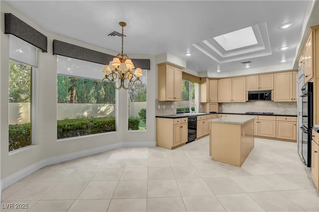 9013 Thornbury, Las Vegas, NV 89134
