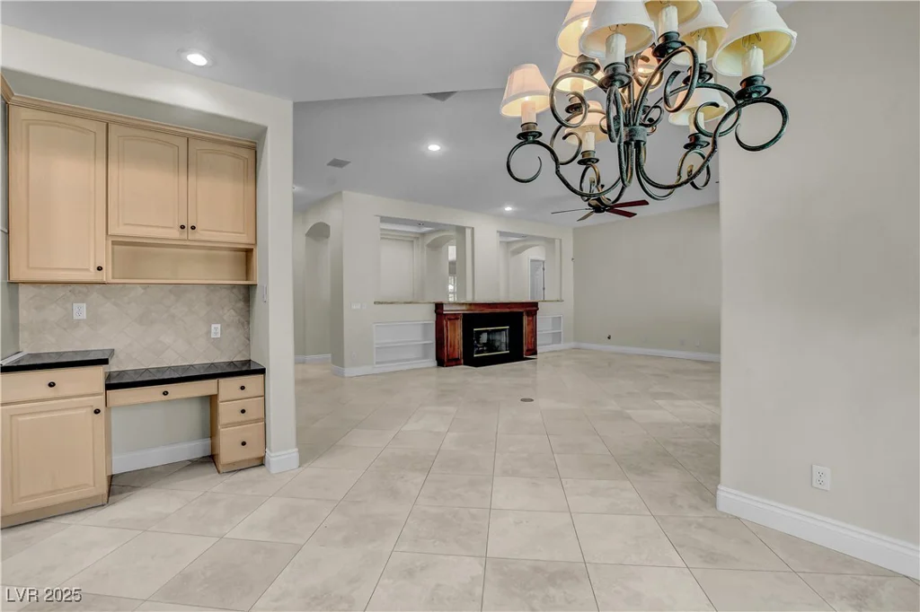 9013 Thornbury, Las Vegas, NV 89134