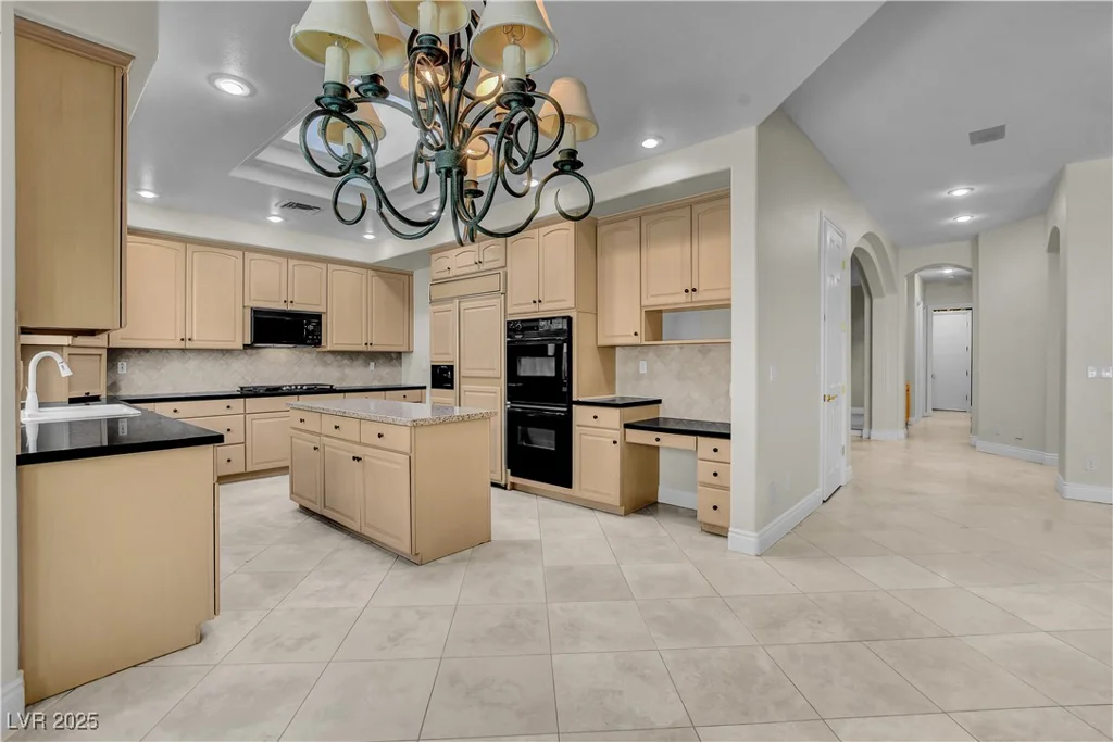 9013 Thornbury, Las Vegas, NV 89134