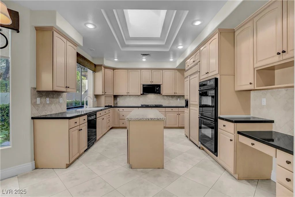 9013 Thornbury, Las Vegas, NV 89134