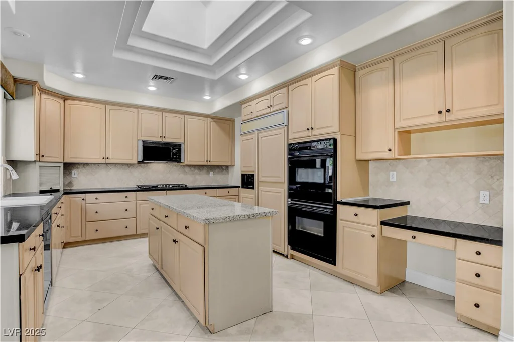 9013 Thornbury, Las Vegas, NV 89134
